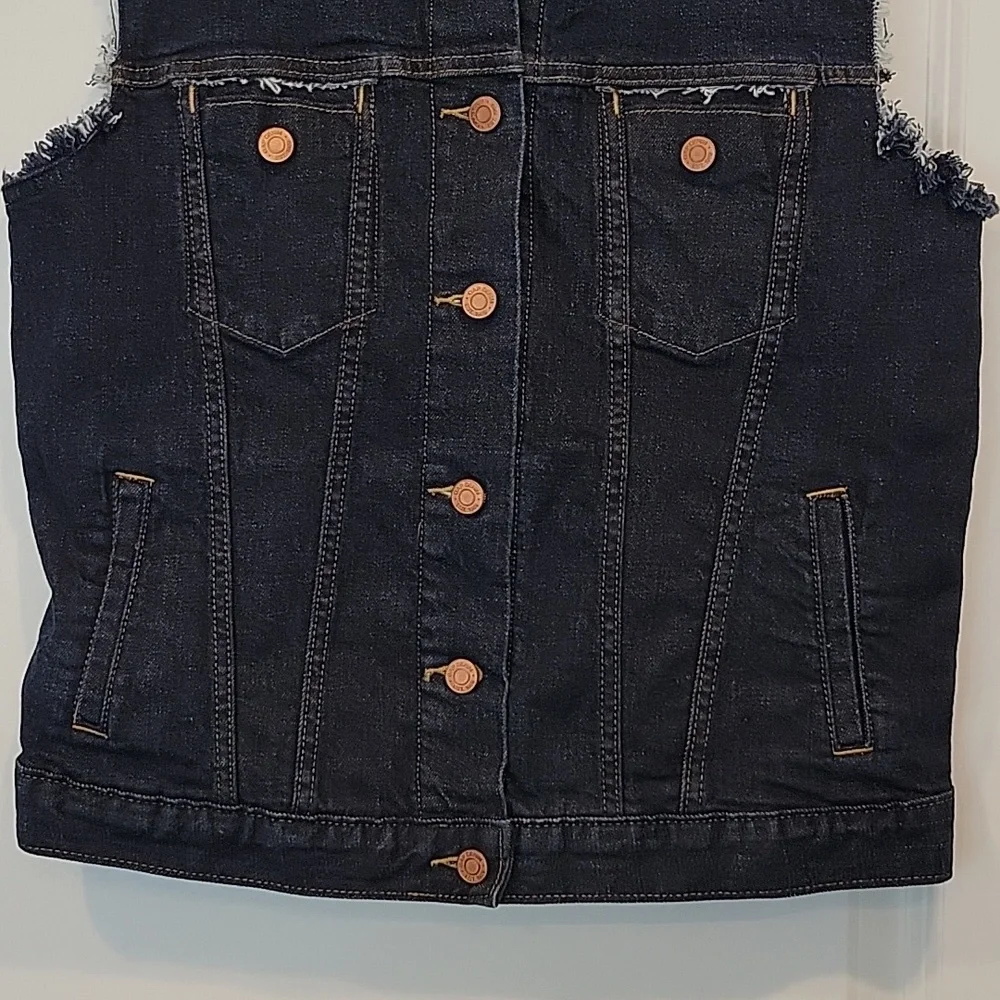Gap Women's Sleeveless Distressed Denim Vest Jacket In Medium NWOT